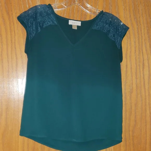 ๐บHP! ๐$8 or 4/$20! AnnTaylor LOFT Petite Teal Tank w/ Lace on Shoulders XXS ๐ - Picture 1 of 5